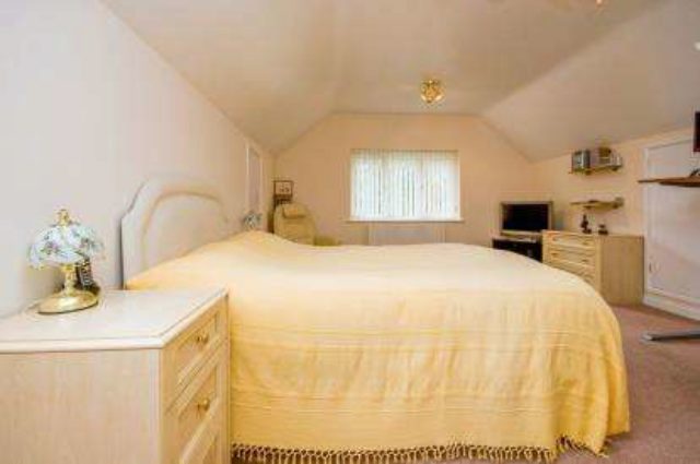  Image of 4 bedroom Bungalow for sale in Osborn Road Farnham GU9 at Farnham Surrey Farnham, GU9 9QT